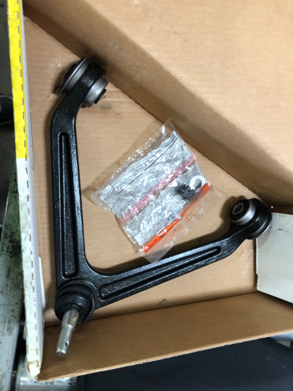 Photo 2 of MOOG CK7424 Control Arm and Ball Joint Assembly