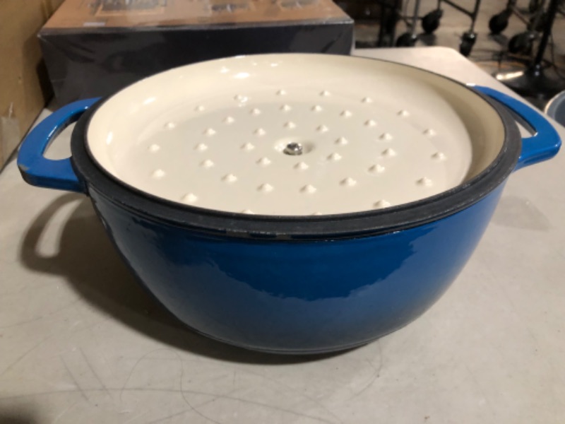 Photo 4 of ***FOR PARTS - NONREFUNDABLE - DAMAGED - SEE PICTURES***
Amazon Basics Enameled Cast Iron Covered Round Dutch Oven 4.3-Qt Blue
