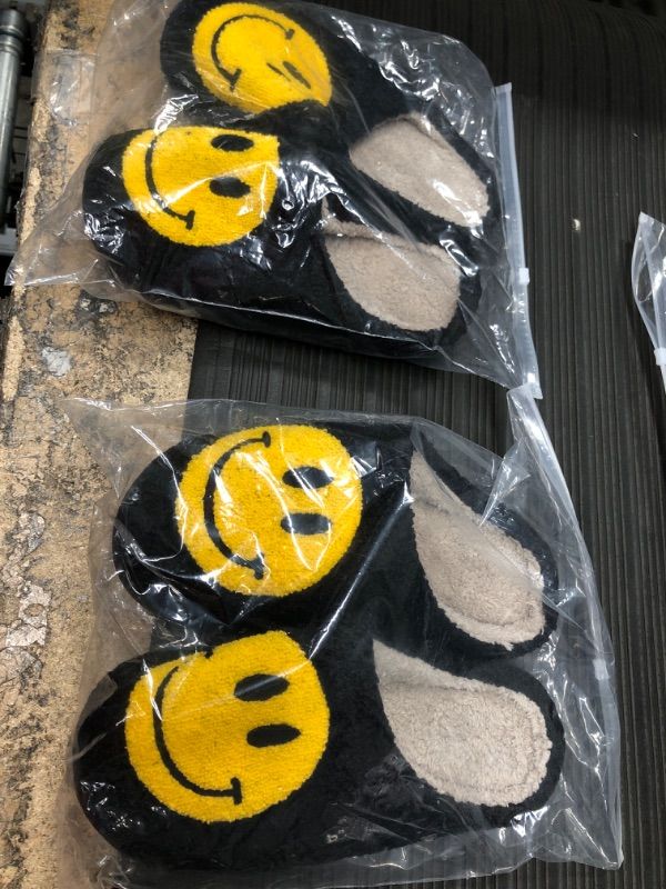 Photo 1 of 2 PAIRS(4 PIECES TOTAL) Smiley Face Slipper Retro Soft Plush Comfy Warm Comfy Faux Fur House Slipper Scuff Slip On Anti-Skid Sole With Memory Foam 7.5-8 Women/6.5-7 Men(Black)