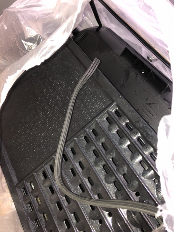 Photo 2 of (VISIBLY USED + TAKEN APART) Smokeless Indoor Grill with Ceramic Non-stick Grilling Plate, Turbo Smoke Extractor Technology, Tempered Glass Lid, Touch Control, 1500W Fast Heating, Removable Grill Plates, Dishwasher Safe