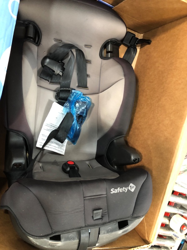 Photo 2 of Cosco Onlook 2-in-1 Convertible Car Seat, Rear-Facing 5-40 pounds and Forward-Facing 22-40 pounds and up to 43 inches, Black Arrows