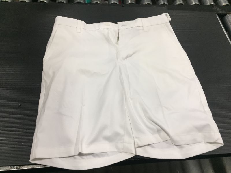 Photo 1 of Amazon Essentials Men's Classic-Fit Stretch Golf Short
SIZE 32