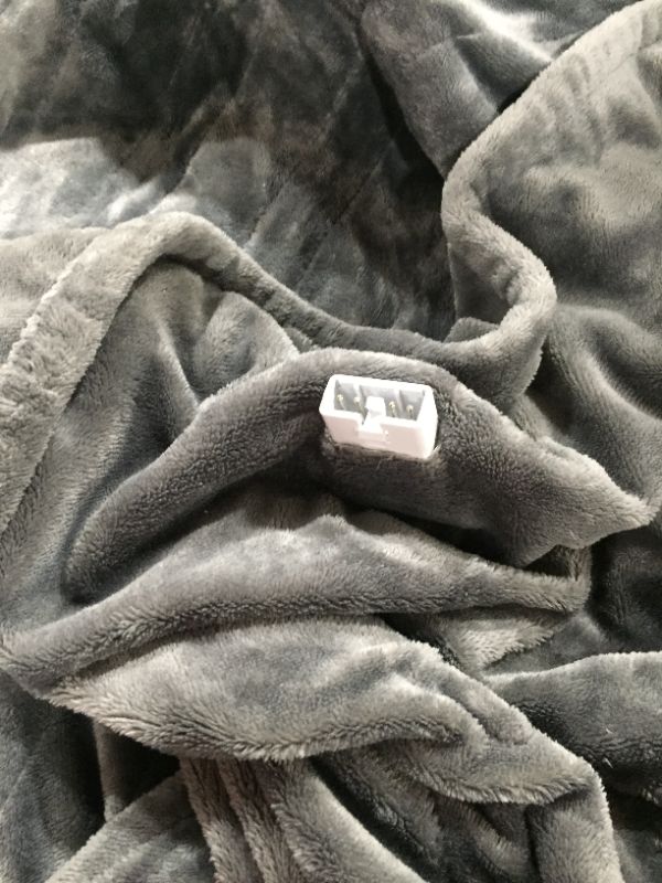 Photo 2 of Beautyrest Microlight to Sherpa Reversible Electric Blanket Throw [King]