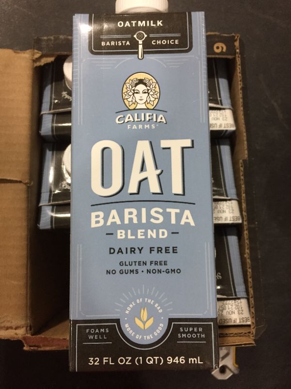 Photo 3 of Califia Farms Oat Barista Blend Oat Milk, 6  PCS Dairy Free Milk, 32 Oz 
BB 26 nov 2021