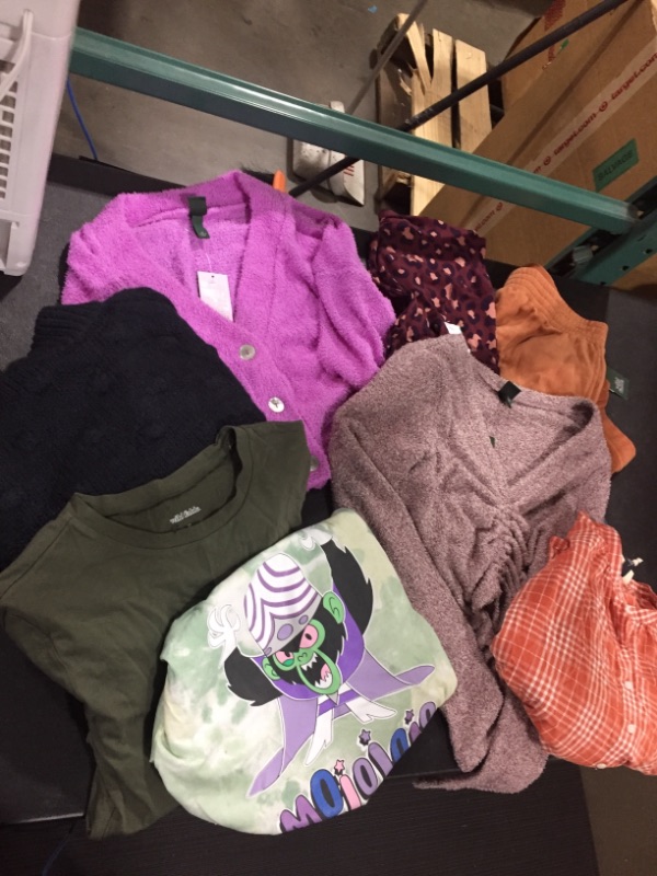 Photo 1 of clothes lot size all M