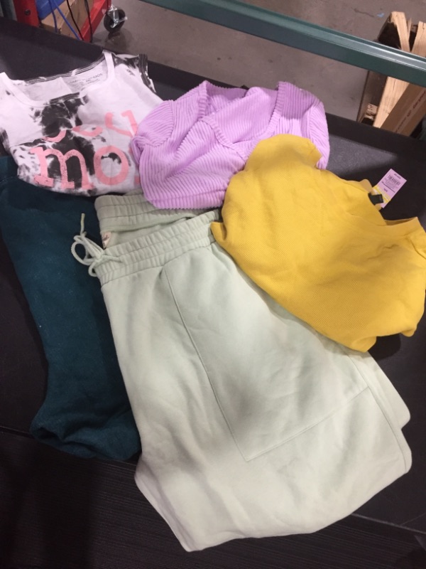 Photo 1 of clothes bundle size XXL