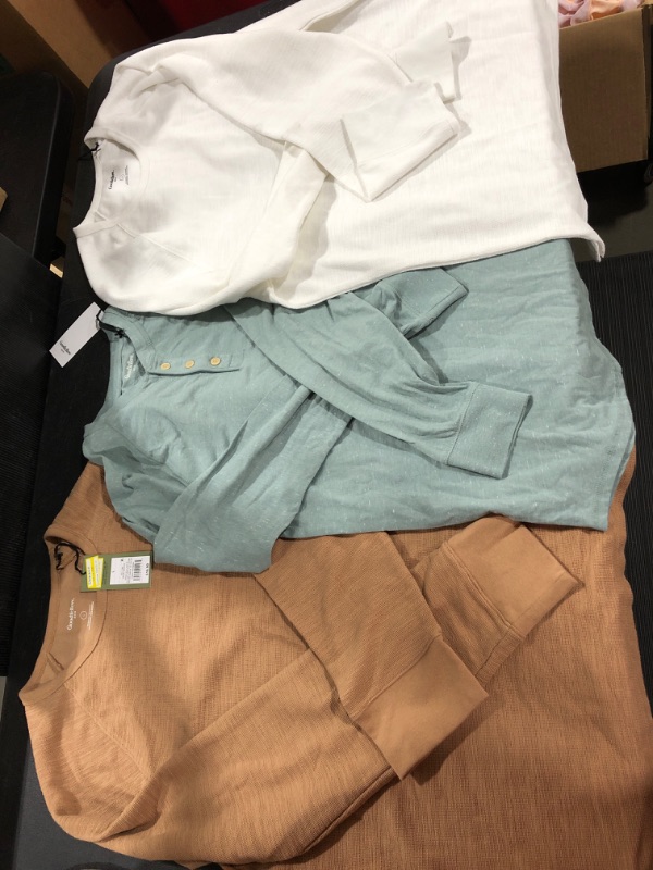 Photo 1 of [3 Pack] Men's Goodiefellow Long Sleeves in White, Beige and Light Blue [Size M]