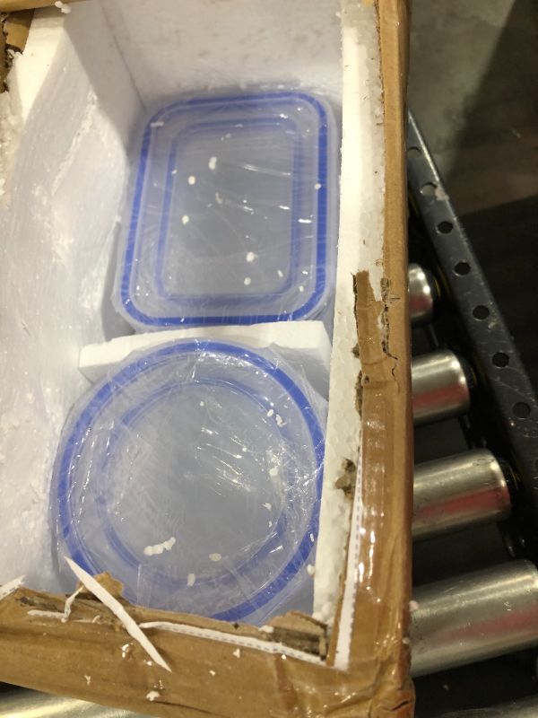 Photo 2 of Amazon Basics Glass Locking Lids Food Storage Containers, 
