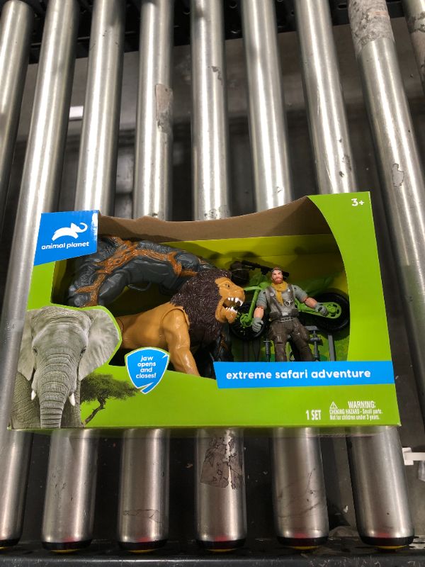 Photo 1 of Animal Planet Extreme Safari Adventure Set


