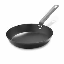 Photo 1 of "Carbon Steel Black Frying Pan 10-Inch"
