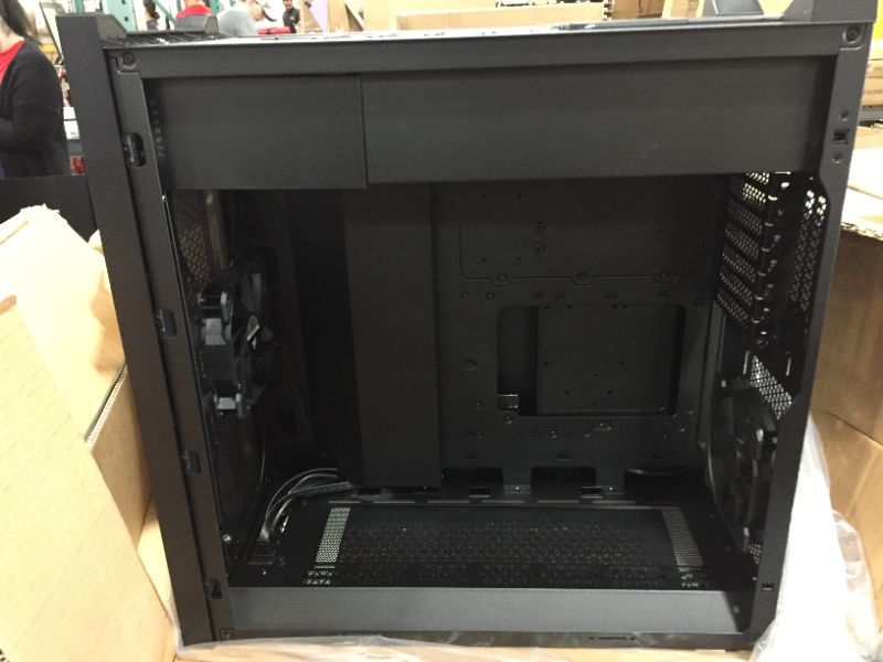 Photo 2 of Corsair Value Select CC-9011210-WW Airflow Mid-Tower Tempered Glass ATX PC Case Black
