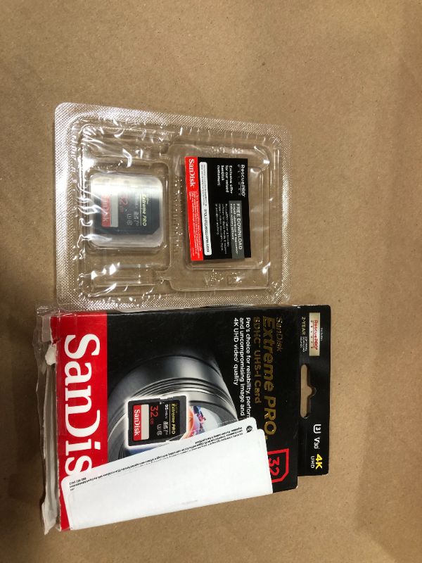 Photo 2 of SanDisk Extreme Pro 32GB SDHC UHS-I Card (SDSDXXG-032G-GN4IN)
