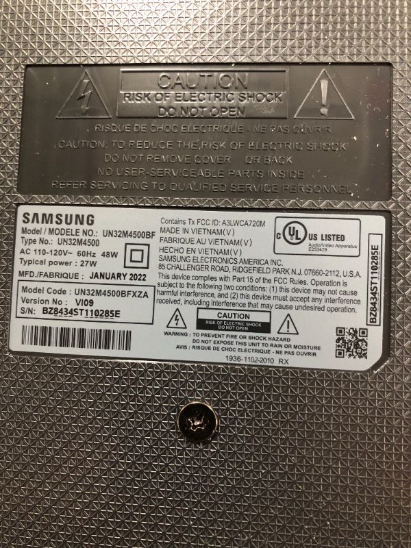 Photo 4 of Samsung - 32" Class M4500 Series LED HD Smart Tizen TV
