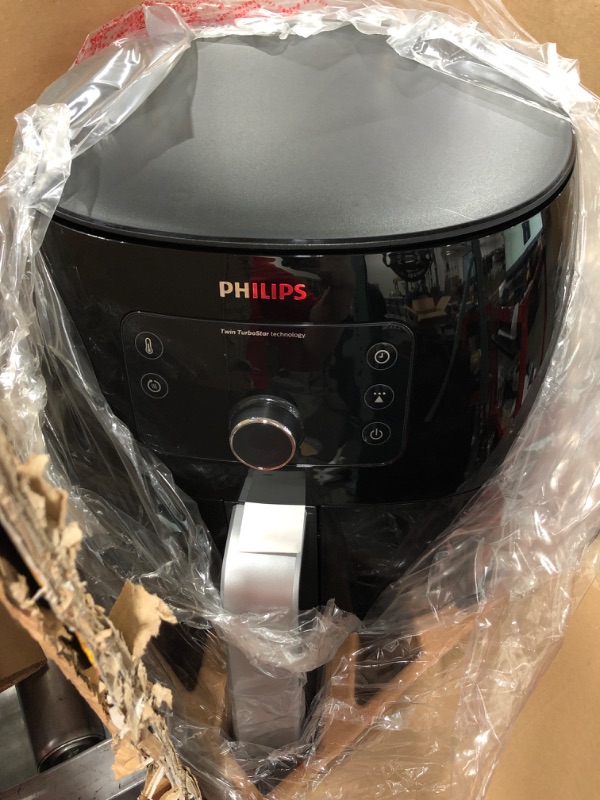 Photo 2 of Philips Twin TurboStar Technology XXL Airfryer with Fat Reducer