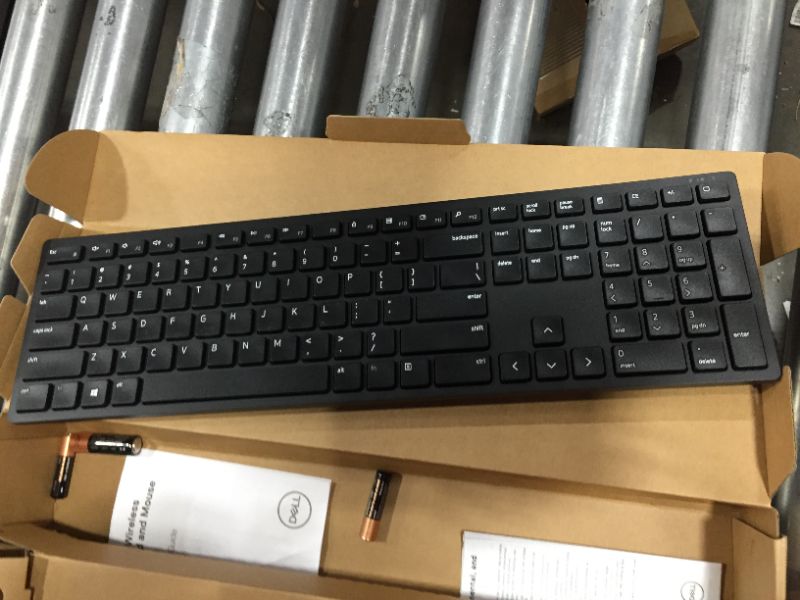 Photo 2 of Dell - KM5221W Pro Wireless Keyboard and Mouse - Black

