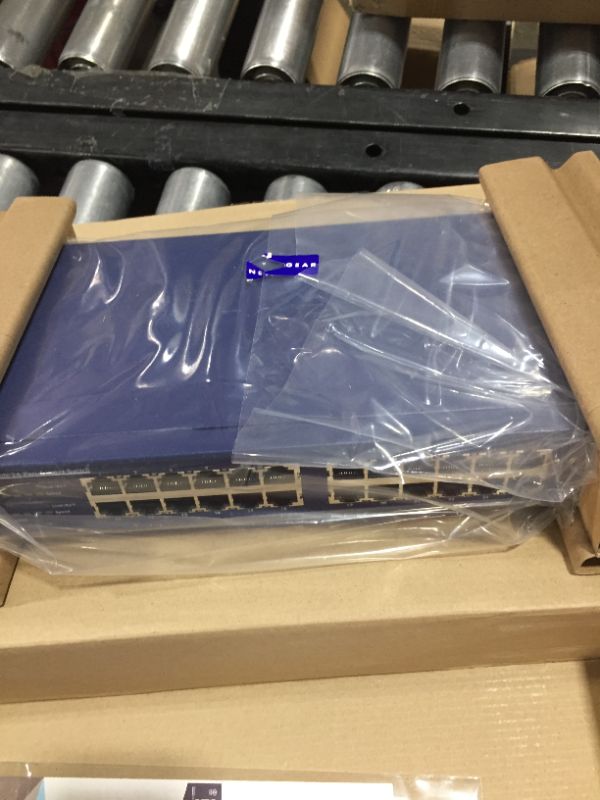 Photo 2 of 24-Port Cable 24 X Network Node Unmanaged Gigabit Ethernet Switch