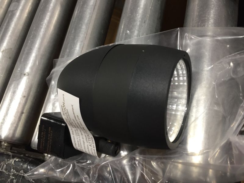 Photo 2 of BLACK LED Track Light Head
