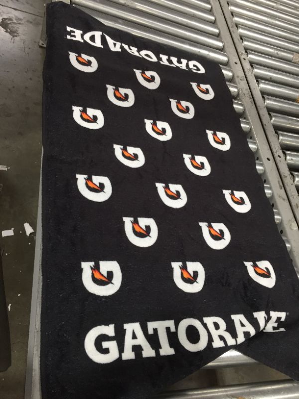 Photo 2 of Gatorade Premium Sideline Towel Bi-color, White, Small
