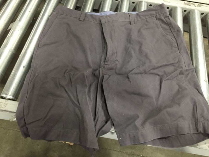 Photo 2 of Amazon Essentials Men's shorts size 38
