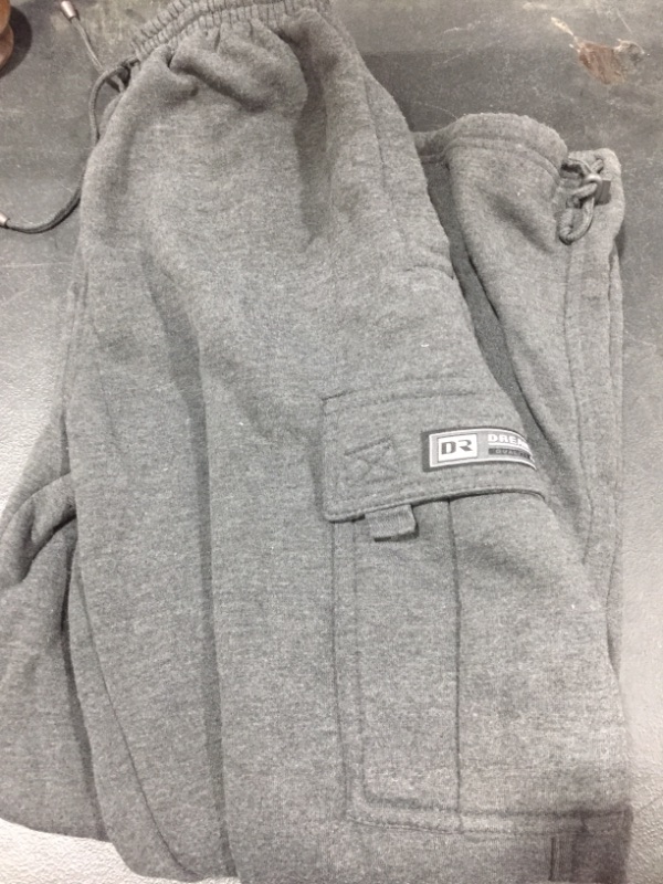 Photo 2 of DREAM USA Men's Heavyweight Fleece Cargo Sweatpants XL
