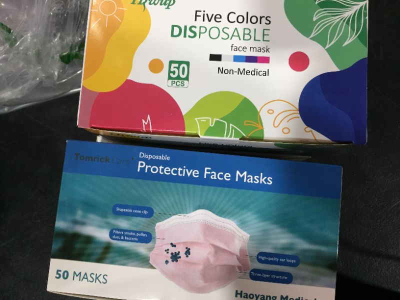 Photo 2 of 4 PACK - DISPOSABLE MASKS MULTICOLOR AND PINK