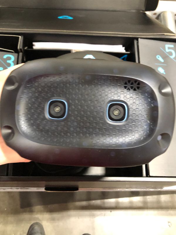 Photo 8 of HTC Vive Cosmos Elite VR Headset