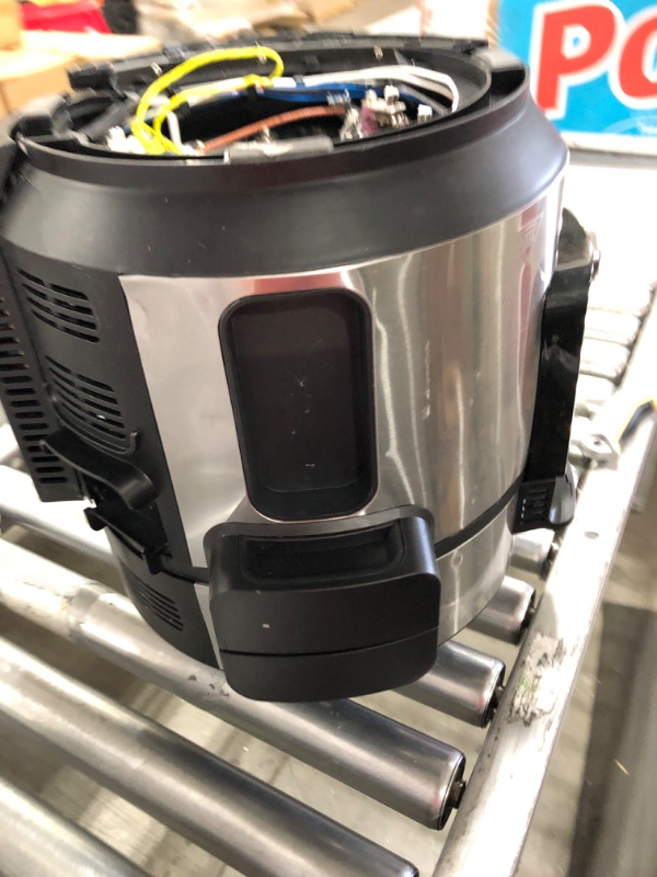 Photo 3 of FOR PARTS ONLY !!!! Ninja OL701 Foodi 14-in-1 SMART XL 8 Qt. Pressure Cooker Steam Fryer with SmartLid & Thermometer + Auto-Steam Release, that Air Fries, Proofs & More, 3-Layer Capacity, 5 Qt. Crisp Basket, Silver/Black
