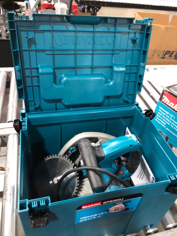 Photo 3 of Makita SP6000J 6-1/2 Inch Plunge Circular Saw