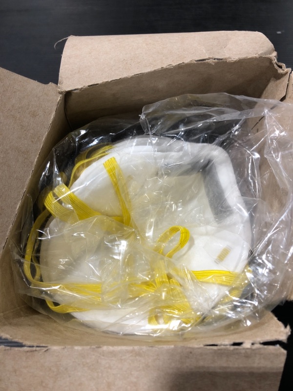 Photo 1 of 3M 8210 Plus N95 Performance Paint Prep Disposable Respirator (20-Pack). BOX DAMAGE. 
