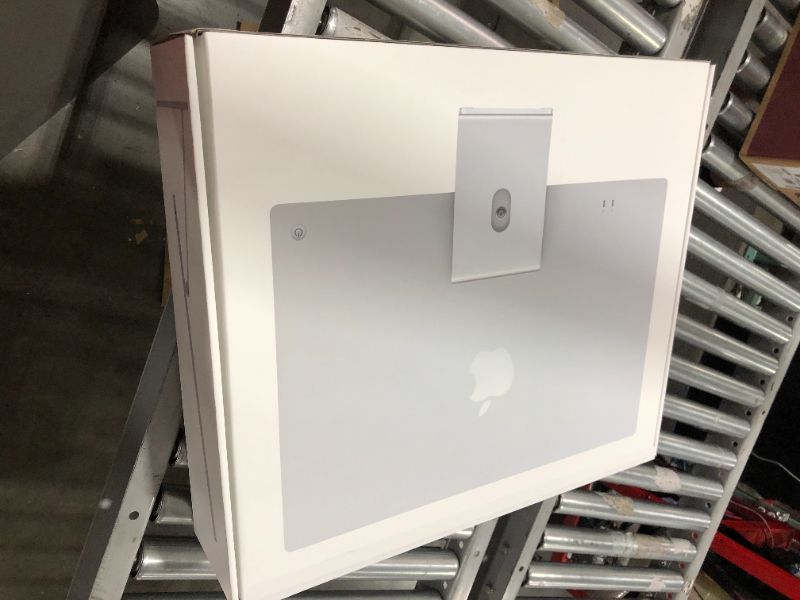 Photo 4 of 2021 Apple iMac (24-inch, Apple M1 chip with 8?core CPU and 7?core GPU, 8GB RAM, 256GB) - Silver SEALED
