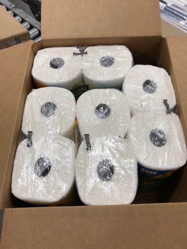 Photo 4 of Bounty Quick Size Paper Towels, White, 4 Packs Of 2 Family Rolls = 8 Family Rolls
