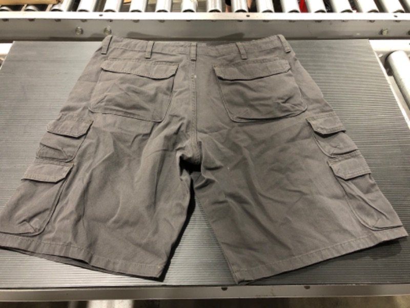 Photo 1 of Wrangler Authentics Men's Premium Twill Cargo Short
SIZE 36. PRIOR USE.
