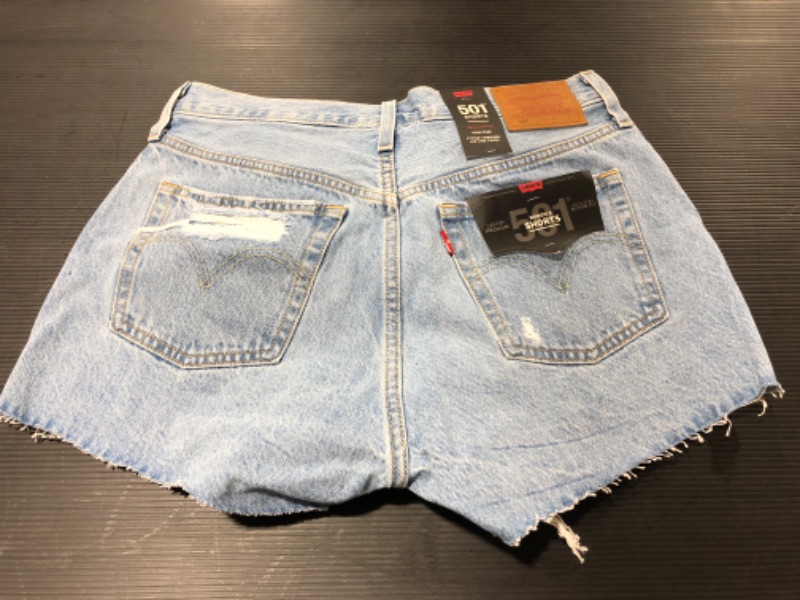 Photo 4 of Levi's Women's Premium 501 Original Shorts
SIZE 29.