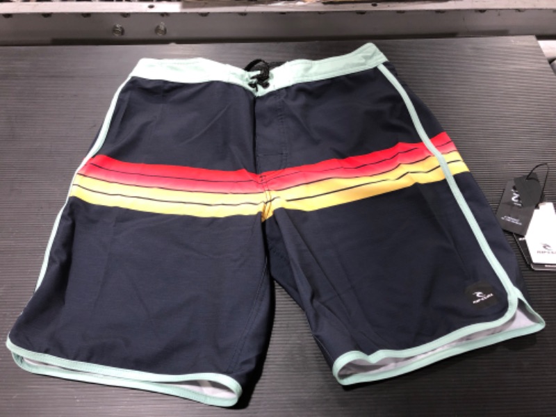 Photo 3 of Rip Curl Men's Standard Mirage Surf Revival Stretch Board Shorts
SIZE 32.