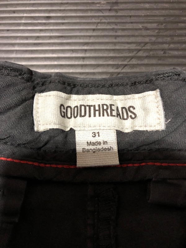 Photo 3 of Goodthreads Men's Slim-Fit 7" Flat-Front Comfort Stretch Chino Short
SIZE 31. 