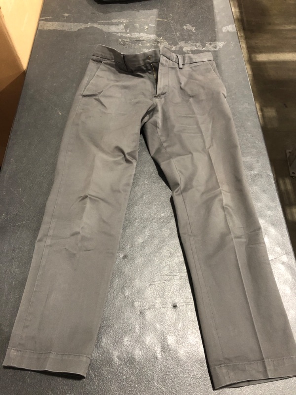 Photo 2 of BANANA REPUBLIC Factory Mens Aiden Stretch Slim Fit Chino Pants. CHARCOAL GREY. SIZE 31 X 30. PRIOR USE. PHOTO FOR REFERENCE.

