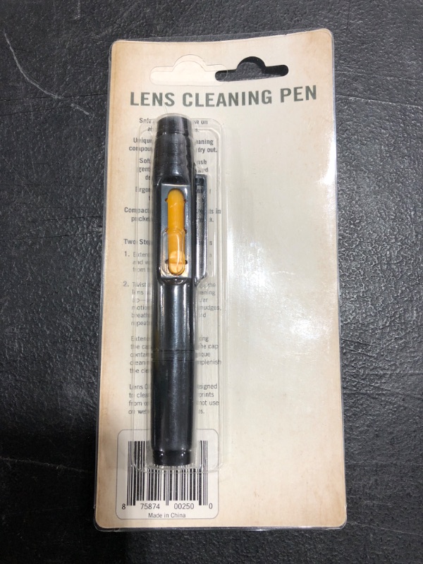 Photo 2 of Vortex Optics Lens Cleaning Pen
