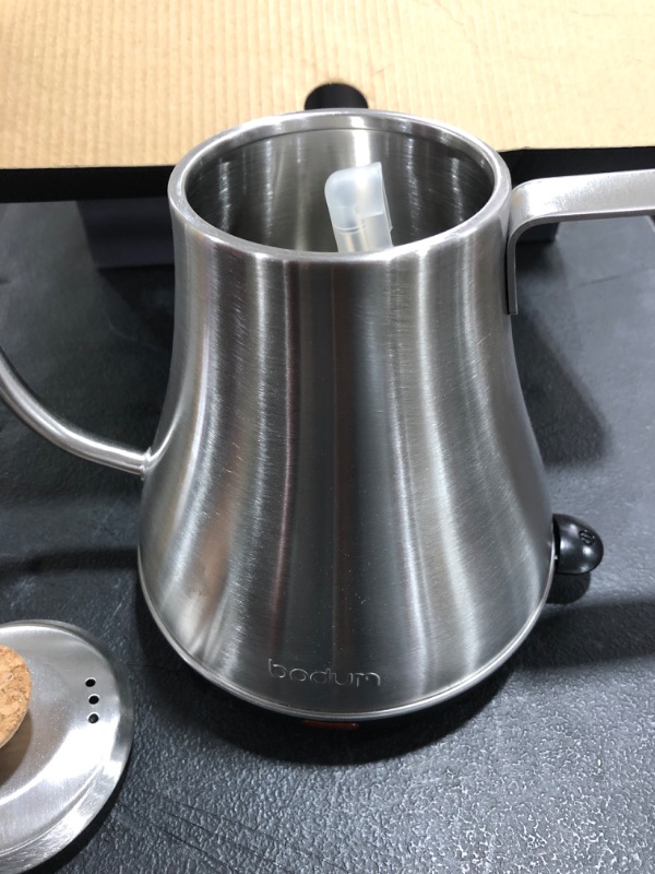 Photo 5 of Bodum 11883-57US Melior Gooseneck Electric Water Kettle, 27 Ounces, Matte Silver
OPEN BOX. PRIOR USE.