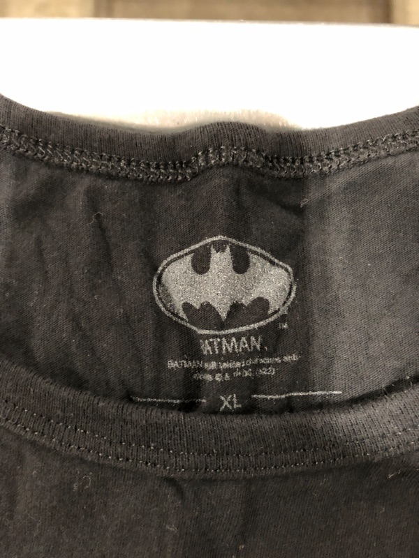Photo 3 of BATMAN Classic Logo Juniors Tank Top
SIZE XL. PRIOR USE.