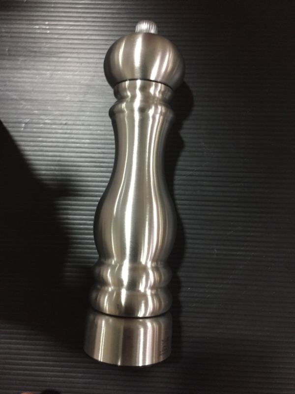 Photo 2 of "Peugeot Paris Chef u'Select Stainless Steel 18cm - 7"" Pepper Mill" (32470)
