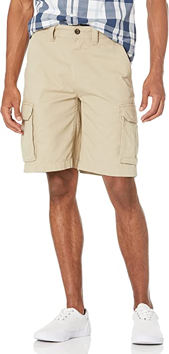 Photo 1 of Amazon Essentials Men's Classic-Fit 10” Cargo Short size 31