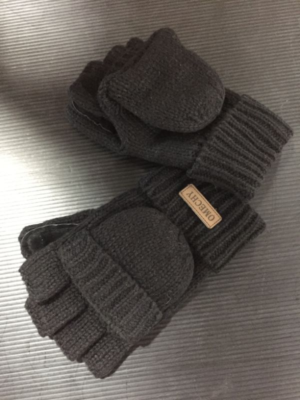 Photo 1 of WOMEN'S FLIP TIP FINGLESS MITTEN GLOVE 
ONE SIZES FITS MOST