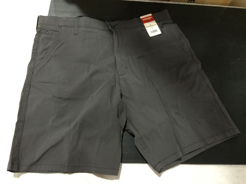 Photo 2 of Wrangler Authentics Men's Performance Comfort Flex Flat Front Short size 38
