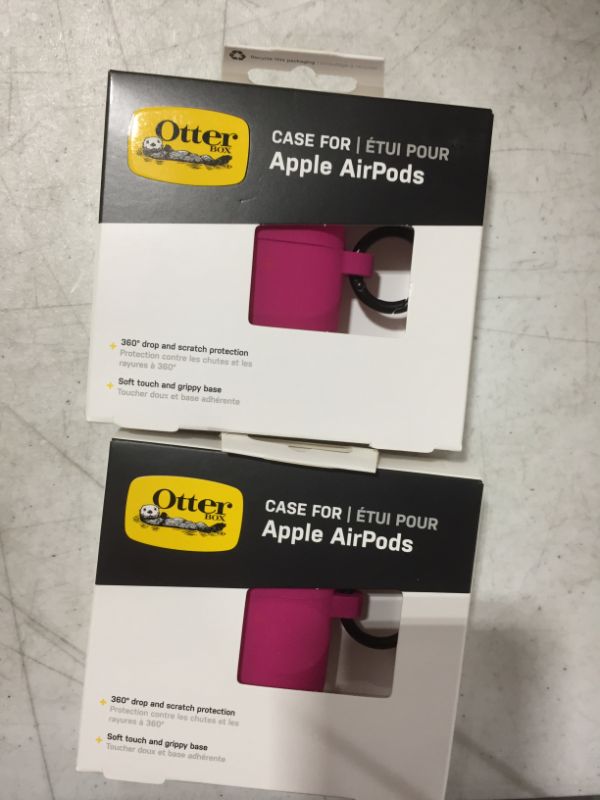 Photo 2 of 2 OTTERBOX Soft Touch Case for AirPods Pro - Strawberry Short (Dark Pink)
COLORS MAY VARY