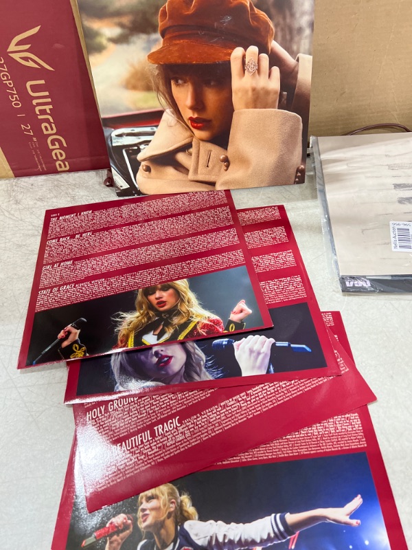 Photo 2 of Taylor Swift - Red (Taylor's Version) (Explicit Lyrics) (Vinyl) (4 LP)
