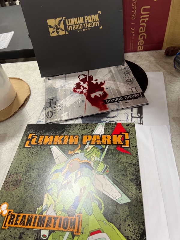Photo 1 of Linkin Park - Hybrid Theory (20th Anniversary Edition) - Vinyl (1486295)
