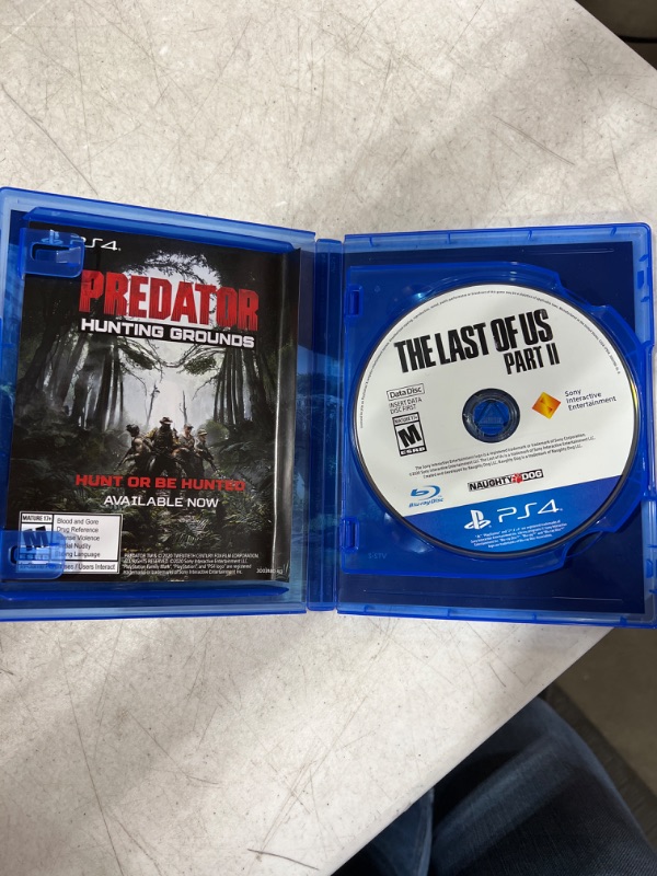 Photo 2 of The Last of Us Part II - PlayStation 4
