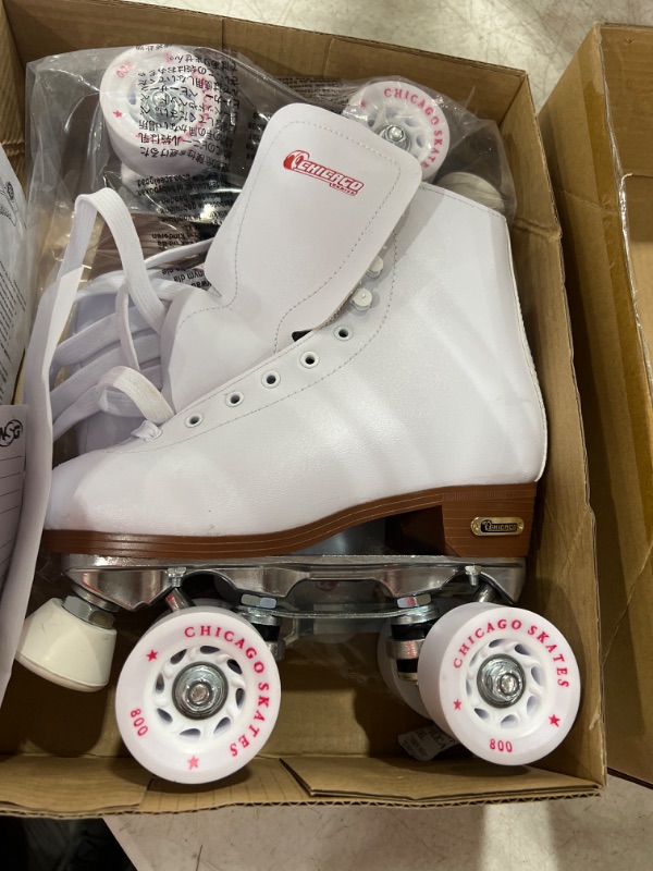 Photo 2 of CHICAGO Skates Deluxe Leather Lined Rink Skate Ladies and Girls Size 5 