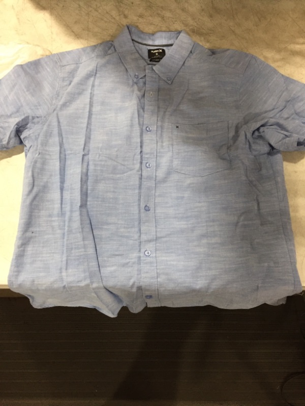 Photo 2 of Hurley Men's One & Only Textured Short Sleeve Button Up (XL)
