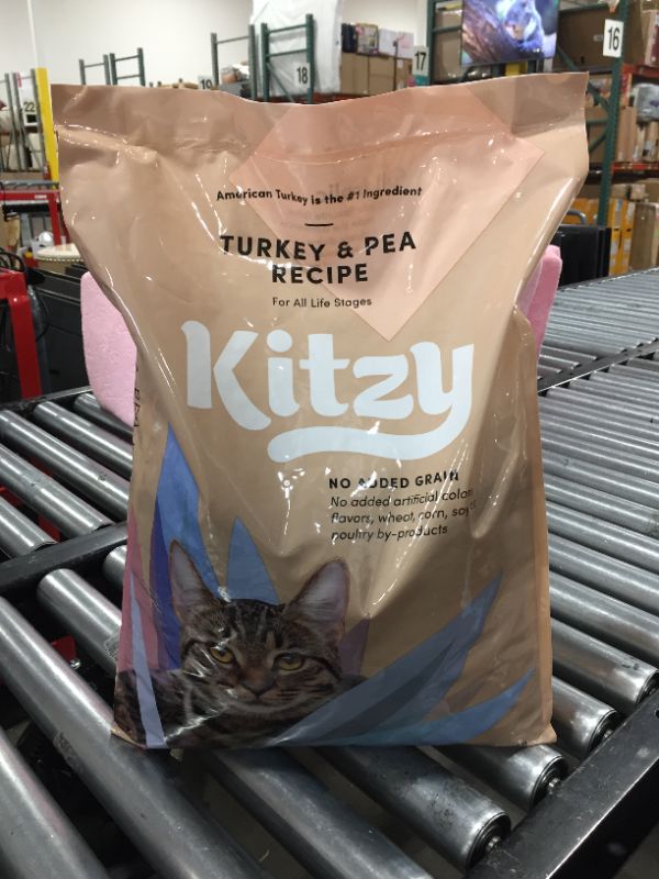 Photo 2 of Amazon Brand - Kitzy Dry Cat Food, No Added Grains (Turkey/Whitefish & Pea Recipe)
EXPIRES 05/2022